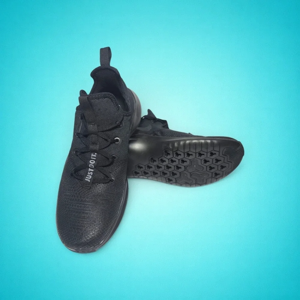 New Women's Nike Free‎ TR 8 Triple Black Shoes, Size 7